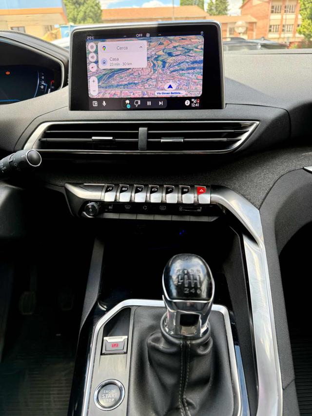 PEUGEOT 3008 usata, con USB
