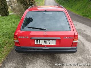 MERCEDES-BENZ E 300 usata, con Alzacristalli elettrici