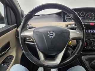 LANCIA Ypsilon usata, con Autoradio