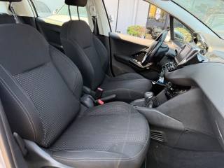 PEUGEOT 208 usata, con Alzacristalli elettrici