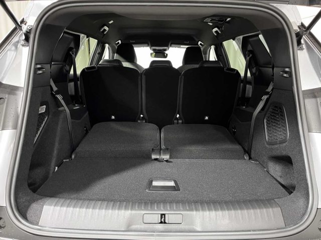 PEUGEOT 5008 usata, con Autoradio digitale