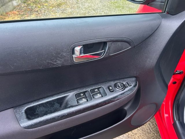 HYUNDAI i20 usata 11