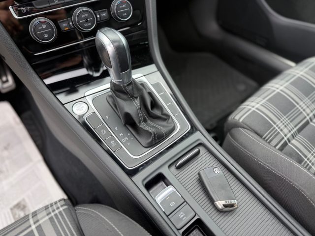 VOLKSWAGEN Golf GTD usata, con Airbag testa