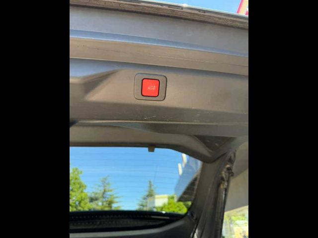 PEUGEOT 3008 usata, con Autoradio digitale