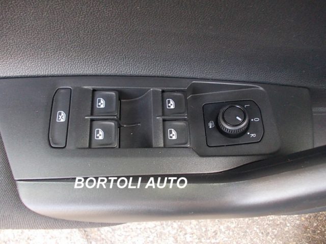 VOLKSWAGEN Polo usata, con Specchietti laterali elettrici