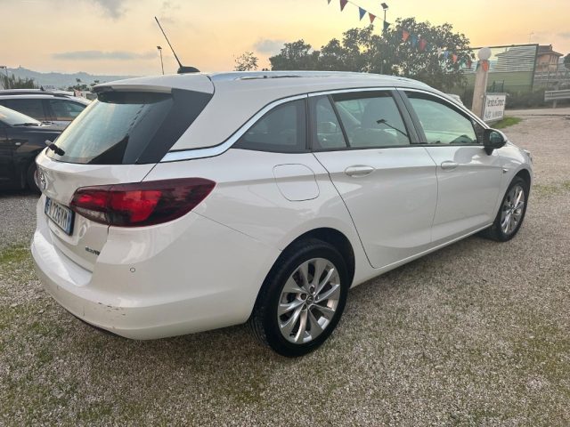 OPEL Astra usata, con Autoradio