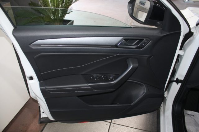 VOLKSWAGEN T-Roc usata, con Climatizzatore