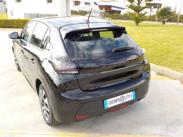 PEUGEOT 208 usata, con Sedile posteriore sdoppiato