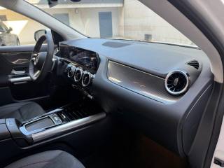 MERCEDES-BENZ GLA 180 usata, con Sistema di navigazione