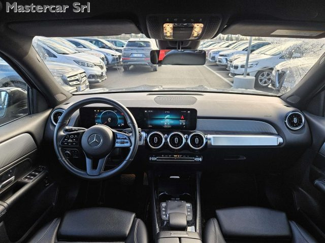 MERCEDES-BENZ GLB 200 usata, con Sistema di navigazione