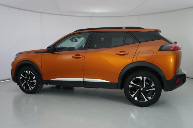 PEUGEOT 2008 usata, con Leve al volante