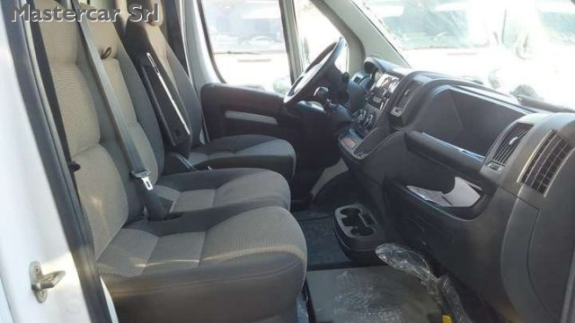 PEUGEOT Boxer usata, con Autoradio