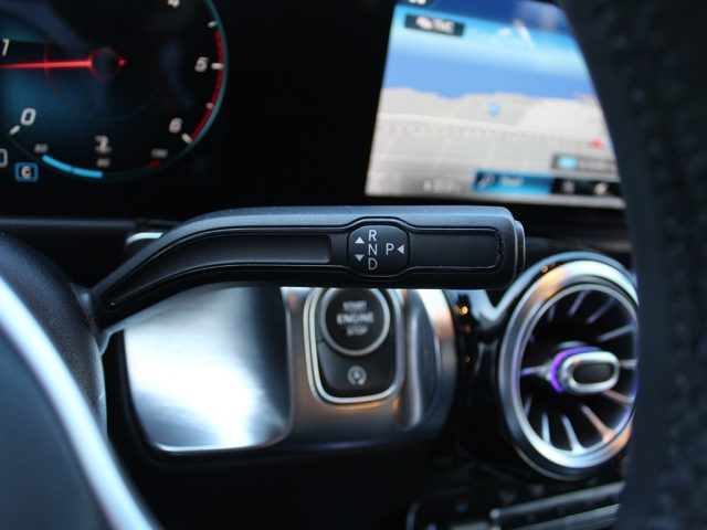 MERCEDES-BENZ GLB 200 usata, con Portellone posteriore elettrico