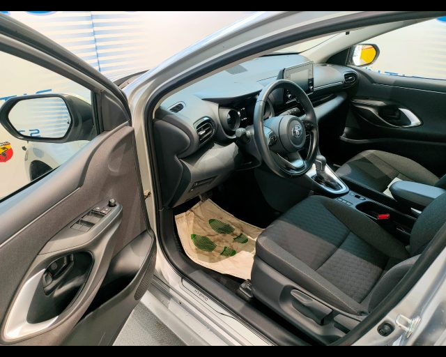 TOYOTA Yaris usata, con Alzacristalli elettrici