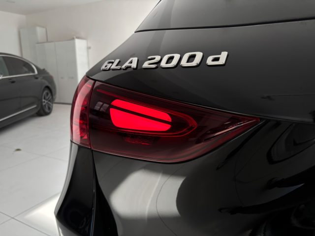 MERCEDES-BENZ GLA 200 usata, con Fari Xenon