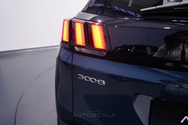PEUGEOT 3008 usata, con Airbag testa