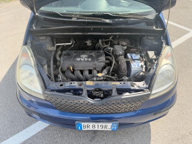 TOYOTA Yaris usata 24
