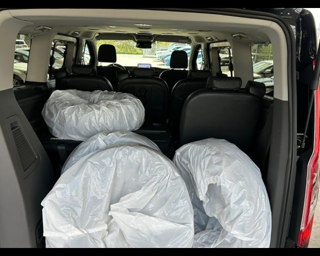 FORD Tourneo Custom usata 24