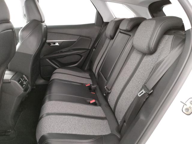 PEUGEOT 3008 usata, con Park Distance Control