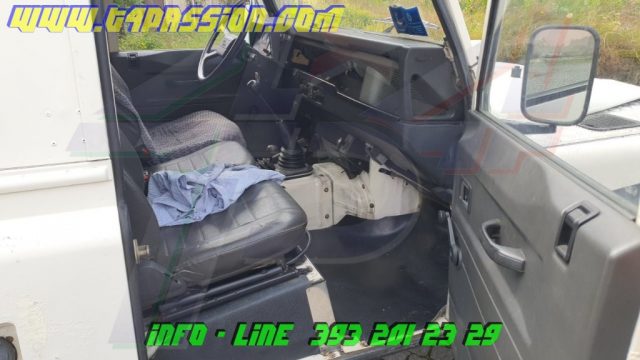 LAND ROVER Defender usata 9
