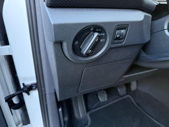 VOLKSWAGEN T-Cross usata 18