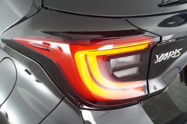 TOYOTA Yaris usata 15