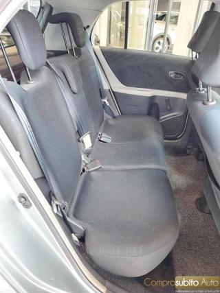 TOYOTA Yaris usata 16