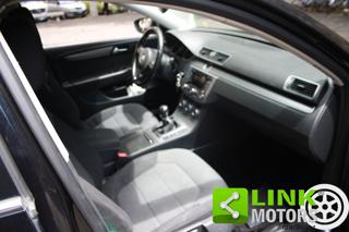 VOLKSWAGEN Passat usata, con MP3