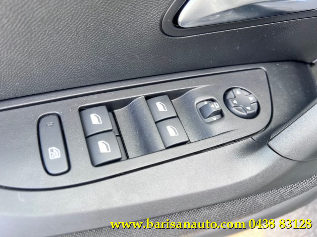PEUGEOT 2008 usata, con Climatizzatore