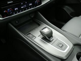 NISSAN Qashqai usata, con Controllo automatico clima