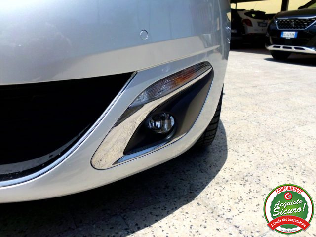 PEUGEOT 308 usata, con Specchietti laterali elettrici
