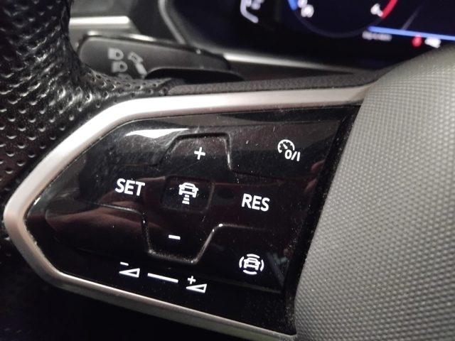 VOLKSWAGEN Tiguan usata, con Sensore di luce
