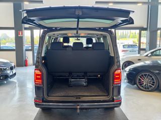 VOLKSWAGEN Caravelle usata, con Autoradio