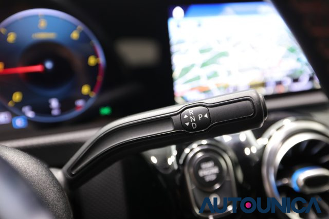 MERCEDES-BENZ A 180 usata, con Touch screen