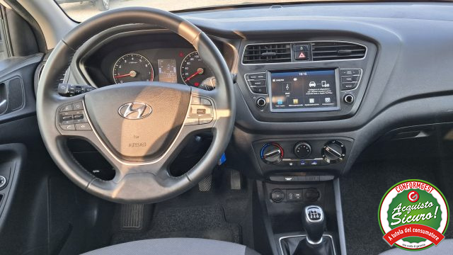 HYUNDAI i20 usata, con Airbag laterali
