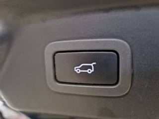 LAND ROVER Range Rover Velar usata, con Sensori di parcheggio posteriori