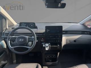 HYUNDAI Staria usata, con Cruise Control