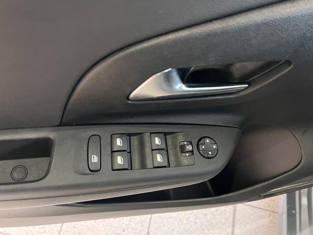 OPEL Corsa usata, con Specchietti laterali elettrici