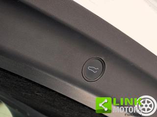 TESLA Model Y usata, con USB