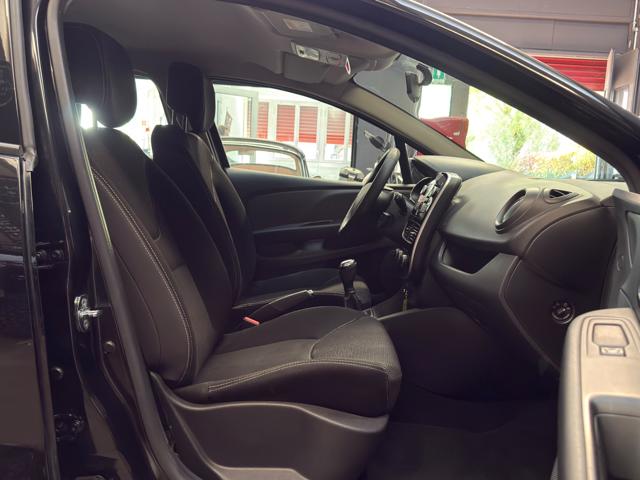 RENAULT Clio usata, con Volante multifunzione