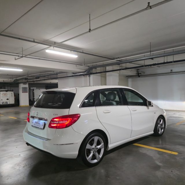 MERCEDES-BENZ B 200 usata, con Chiusura centralizzata