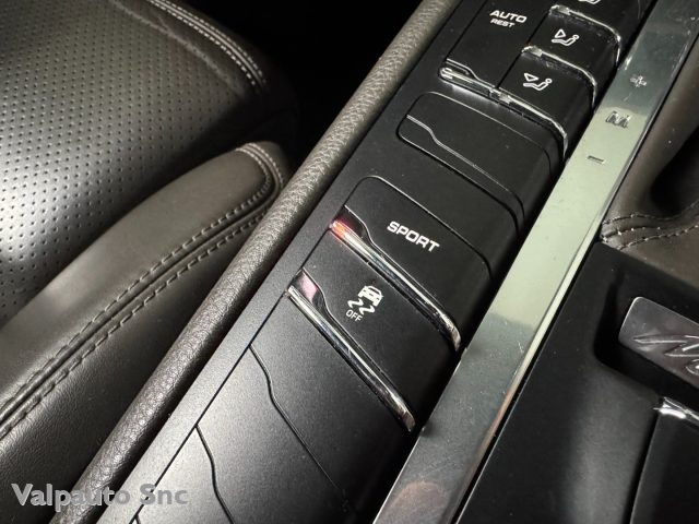 PORSCHE Macan usata, con Vivavoce