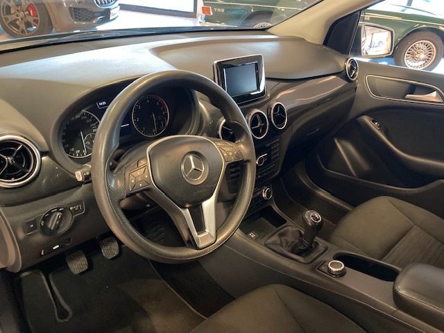 MERCEDES-BENZ B 180 usata, con Climatizzatore