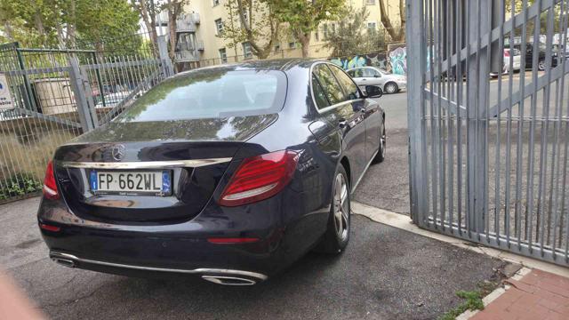 MERCEDES-BENZ E 220 usata, con Autoradio