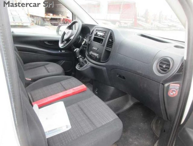 MERCEDES-BENZ Vito usata 10