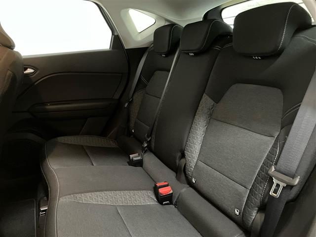 RENAULT Captur usata, con Bracciolo