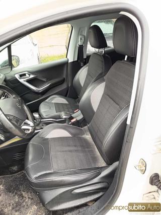 PEUGEOT 2008 usata, con Controllo trazione