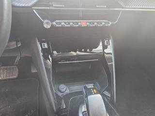 PEUGEOT 2008 usata, con Volante multifunzione