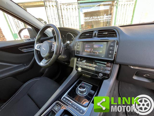 JAGUAR F-Pace usata, con Boardcomputer