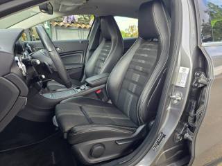 MERCEDES-BENZ GLA 200 usata, con Sedile passeggero ribaltabile